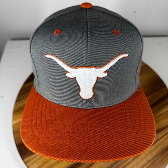 Longhorn Headwear Other - Longhorn Headwear Texas Longhorns Flat Brim Snapback Cap Gray Orange OSFA